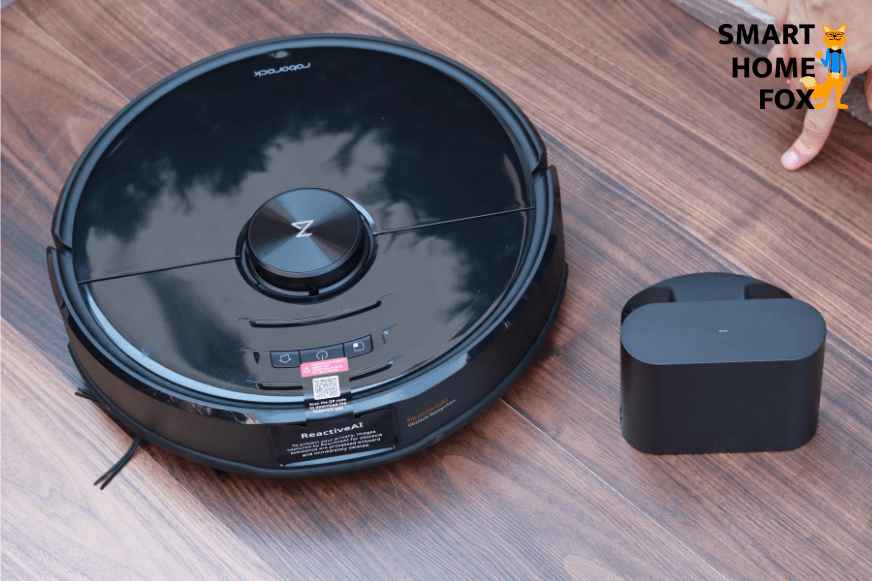 Ladestation des Roborock S6 MaxV von hinten.